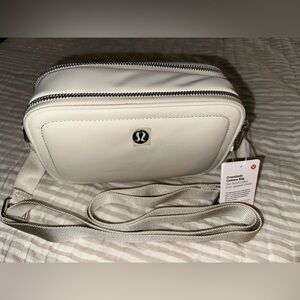 NWT Lululemon Crossbody Camera Bag in Bone